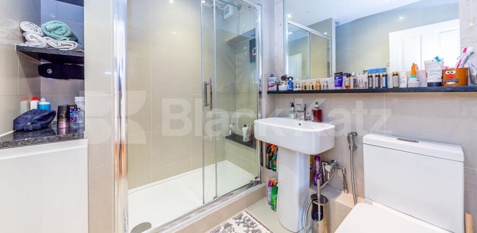 			MODERN 2 BED NEAR TUBE AND REGENTS PARK!, 2 Bedroom, 1 bath, 1 reception Flat			 Mornington Place , CAMDEN